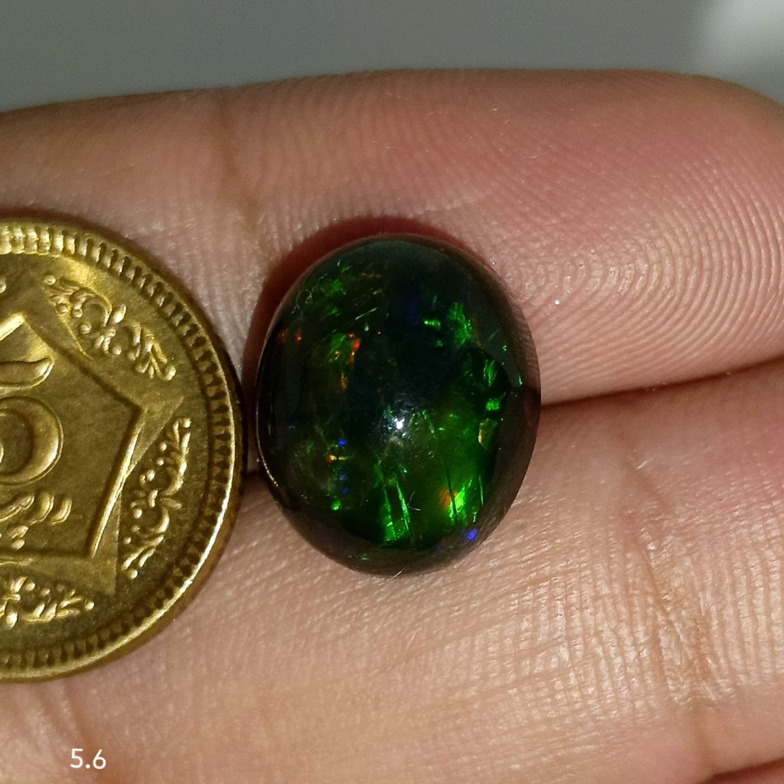 5.6ct Black Fire Opal - Image 2