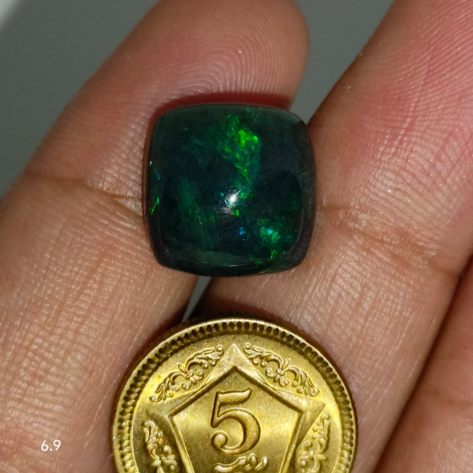 6.9ct Black Fire Opal - Image 2