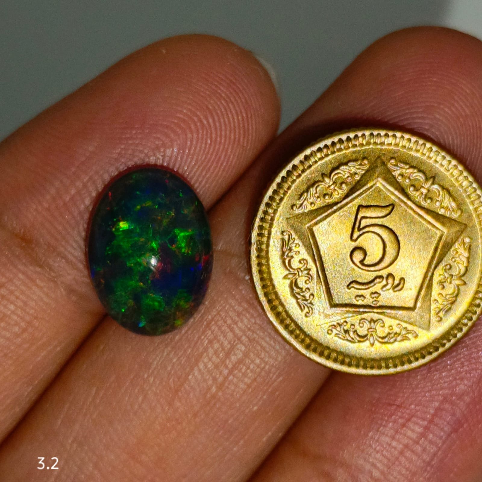 3.2ct Black Fire Opal - Image 2