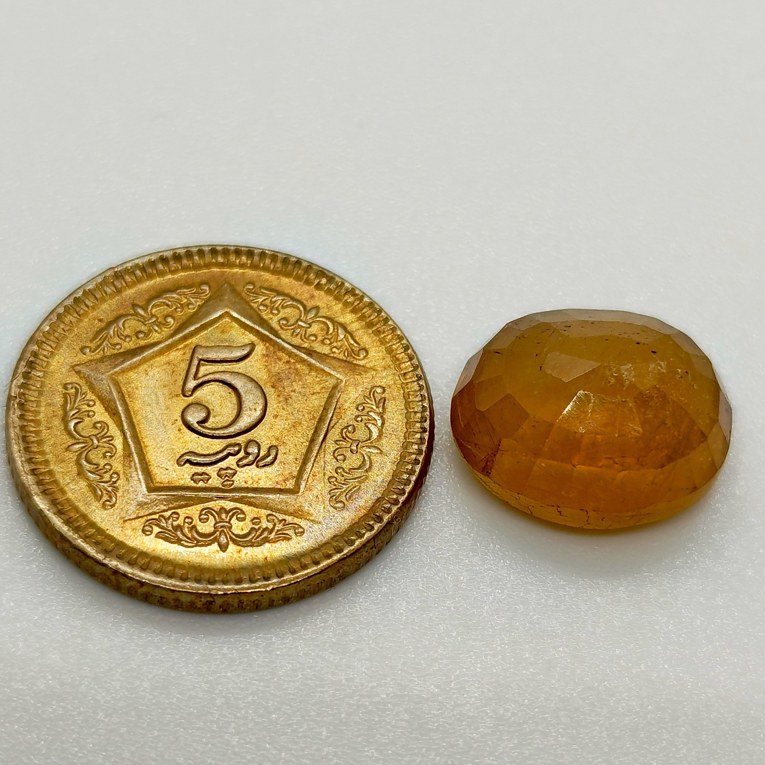 8.95ct Yellow Sapphire - Image 2