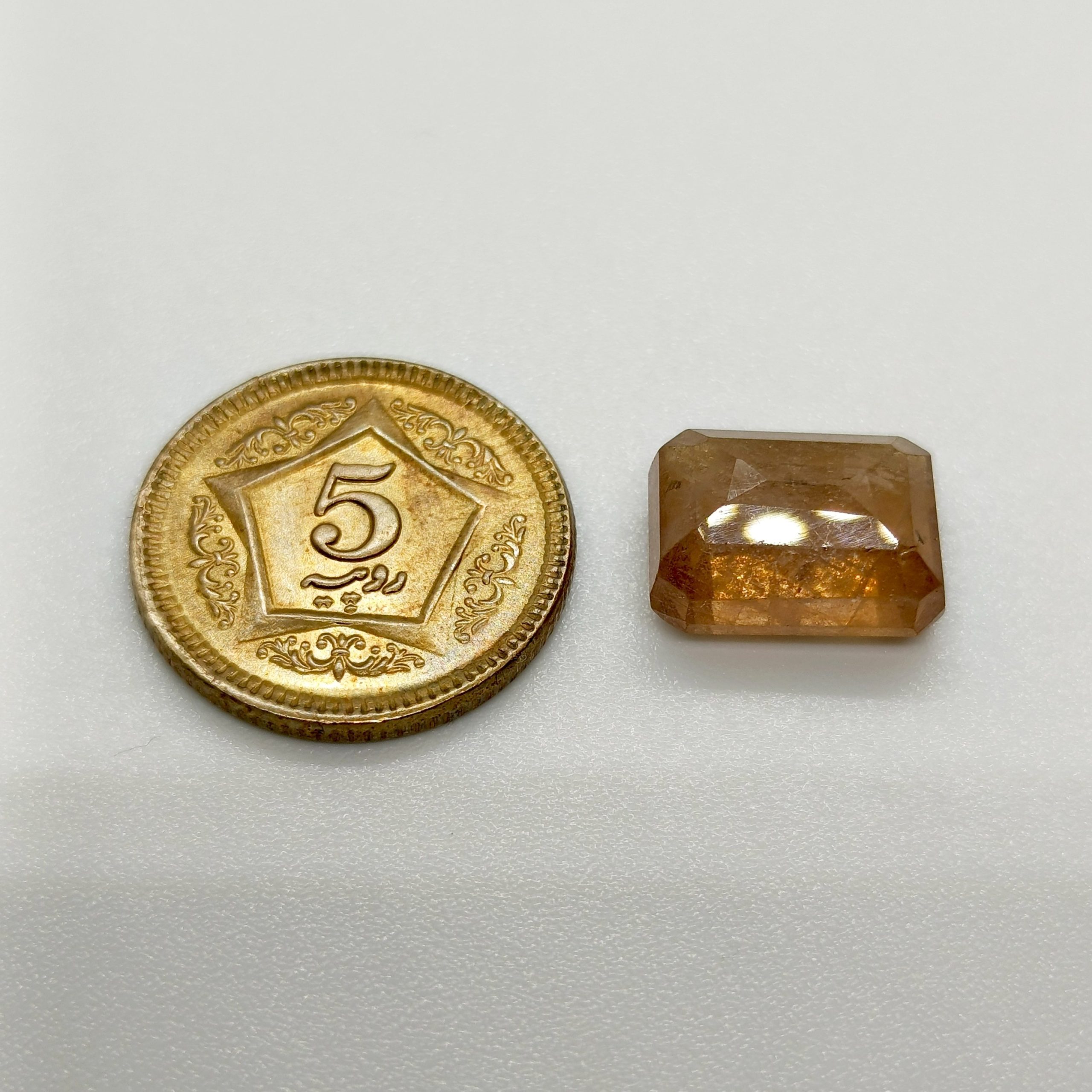 9ct Yellow Sapphire - Image 2