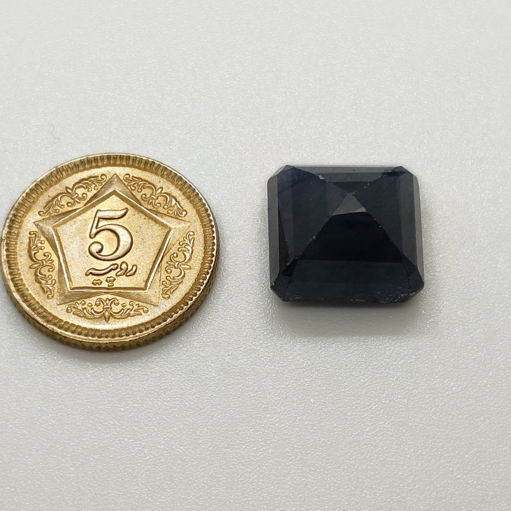 16.10ct Blue Sapphire - Image 2